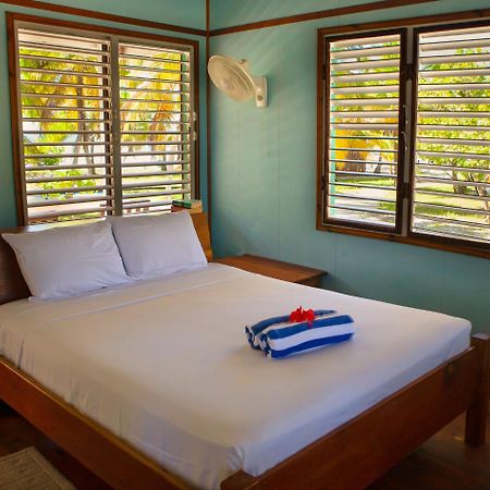 Pelican Beach Resort South Water Caye Dangriga Extérieur photo