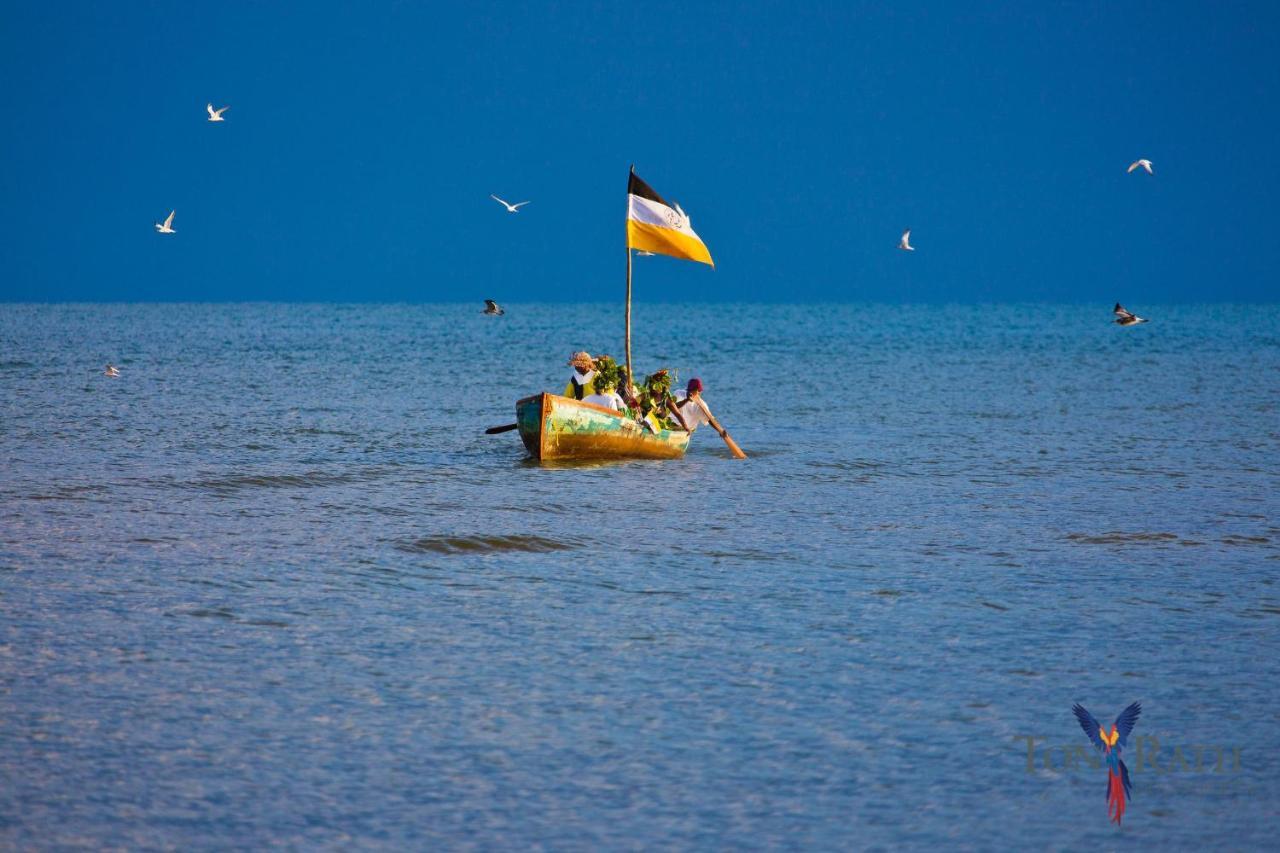 Pelican Beach Resort South Water Caye Dangriga Extérieur photo
