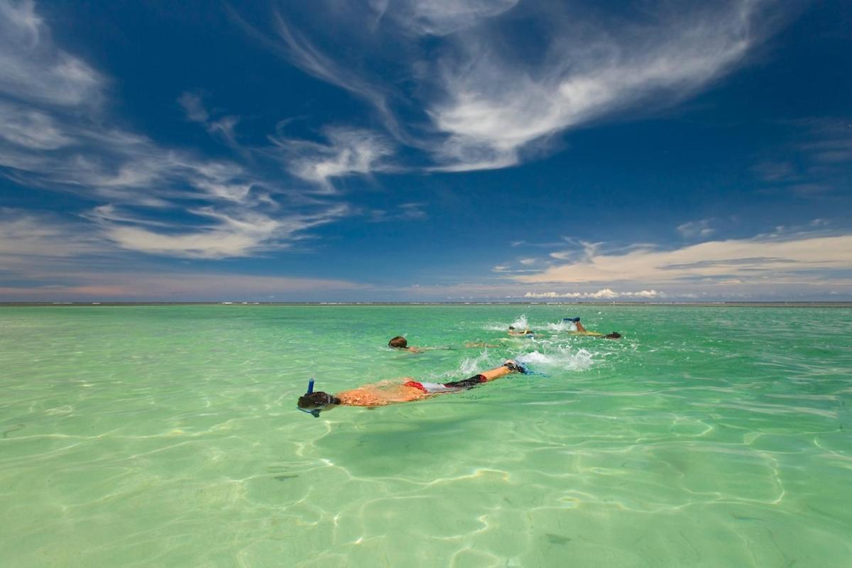 Pelican Beach Resort South Water Caye Dangriga Extérieur photo