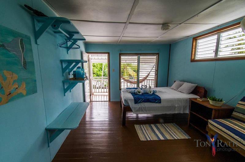 Pelican Beach Resort South Water Caye Dangriga Extérieur photo